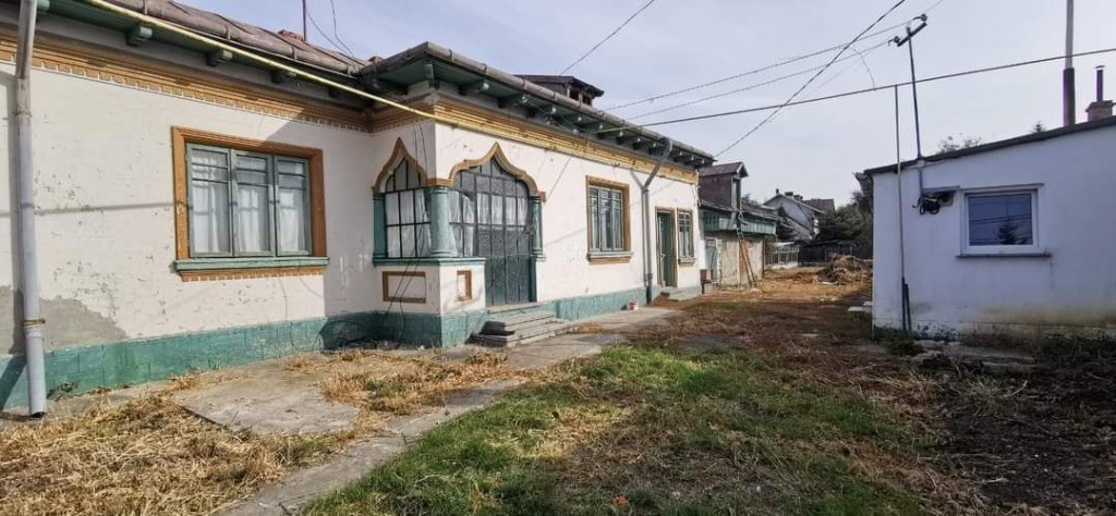 Casă de vânzare în Roman, Județul Neamț